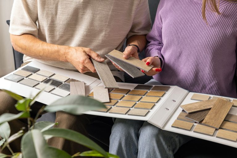 How to choose flooring materials for a home renovation